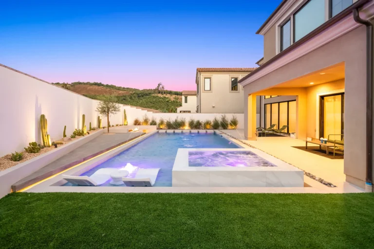 swimming pool remodeling in san diego​