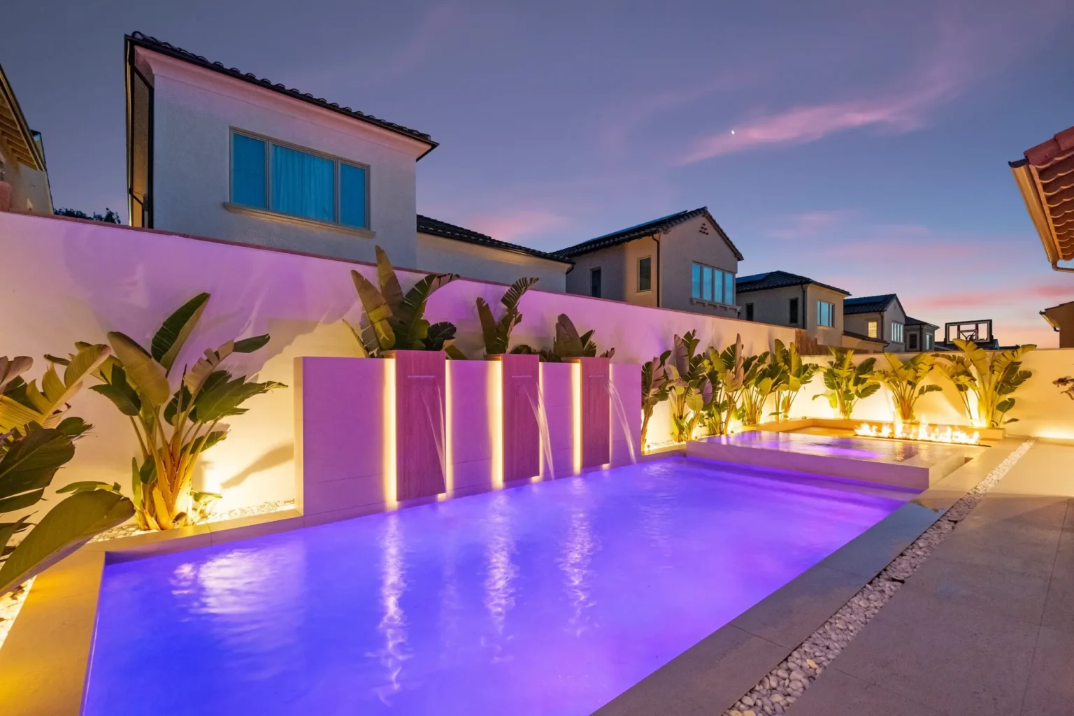 Custom swimming pool construction by Glendora pool contractors